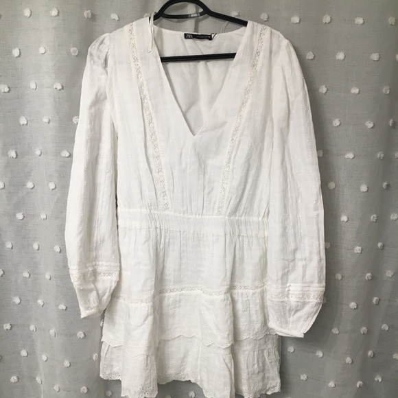 White embroidered dress - Picture 6 of 7